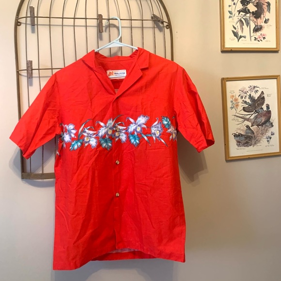 Malihini Hawaii Red Button Down Shirt - Picture 2 of 5
